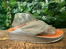 Afbeelding in Gallery-weergave laden, Bijna Nieuwe supermooie slippers van fitflop maat 41