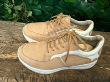 Afbeelding in Gallery-weergave laden, Nieuwe sneakers van Wolky maat 38