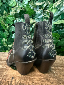 Bijna Nieuwe geweldig mooie laars van Sendra maat 37