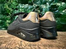 Afbeelding in Gallery-weergave laden, Bijna Nieuwe sneakers van Skechers maat 40