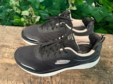Afbeelding in Gallery-weergave laden, Bijna Nieuwe sneakers van Skechers maat 40