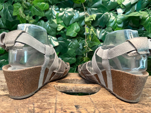 Nieuwe sleehak sandaal van teva maat 38