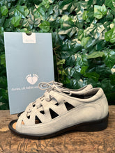 Afbeelding in Gallery-weergave laden, Bijna Nieuwe sandalen van Durea maat 41 (wijdte H)