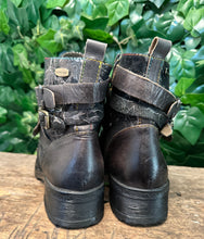 Afbeelding in Gallery-weergave laden, Bijna Nieuwe boots van Laura Vita maat 39