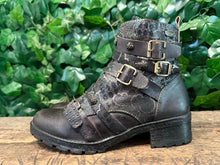 Afbeelding in Gallery-weergave laden, Bijna Nieuwe boots van Laura Vita maat 39
