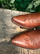 Afbeelding in Gallery-weergave laden, bijna Nieuw gave laarzen van Sendra maat 38