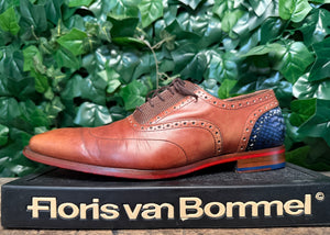 Gewoon Nieuwe veterschoen van Floris van Bommel maat 42,5
