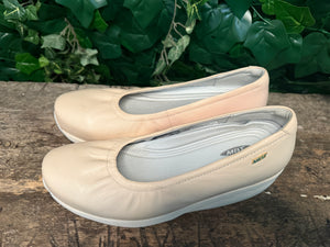 Bijna Nieuwe ballerina's van MBT maat 38