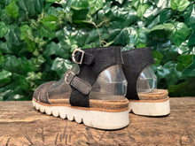 Afbeelding in Gallery-weergave laden, Bijna Nieuwe sandalen van footnotes maat 39 (wijdte G)