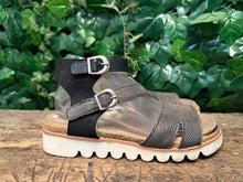 Afbeelding in Gallery-weergave laden, Bijna Nieuwe sandalen van footnotes maat 39 (wijdte G)