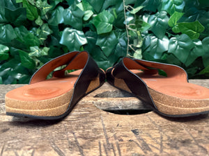 In nieuwsstaat mooie slippers van Fitflop maat 43