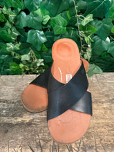 Afbeelding in Gallery-weergave laden, In nieuwsstaat mooie slippers van Fitflop maat 43