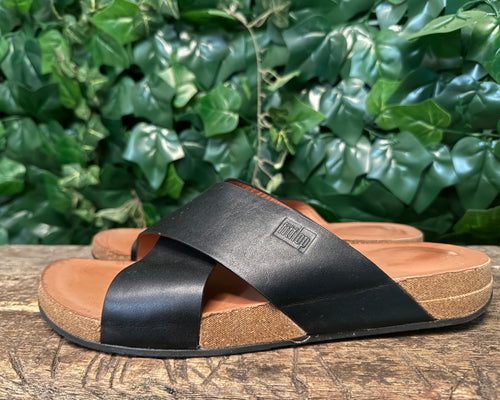 In nieuwsstaat mooie slippers van Fitflop maat 43