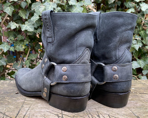 Zo goed als nieuw Laarsjes van Sendra maat 38