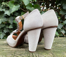 Afbeelding in Gallery-weergave laden, Zo goed als nieuw sandalen/pumps van Chie Mihara maat 39