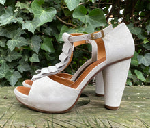 Afbeelding in Gallery-weergave laden, Zo goed als nieuw sandalen/pumps van Chie Mihara maat 39