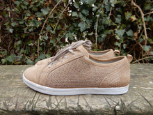Afbeelding in Gallery-weergave laden, Z.g.a.n. sneakers van Gabor maat 38 (5)