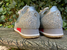 Afbeelding in Gallery-weergave laden, Z.g.a.n. Sneakers van Philippe Model maat 38