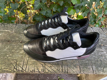 Afbeelding in Gallery-weergave laden, Z.g.a.n. Sneakers van Philippe Model maat 43