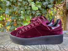 Afbeelding in Gallery-weergave laden, Z.g.a.n. Sneakers van Tango maat 39