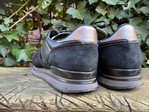 Zo goed als nieuw Sneakers van Hogan maat 40