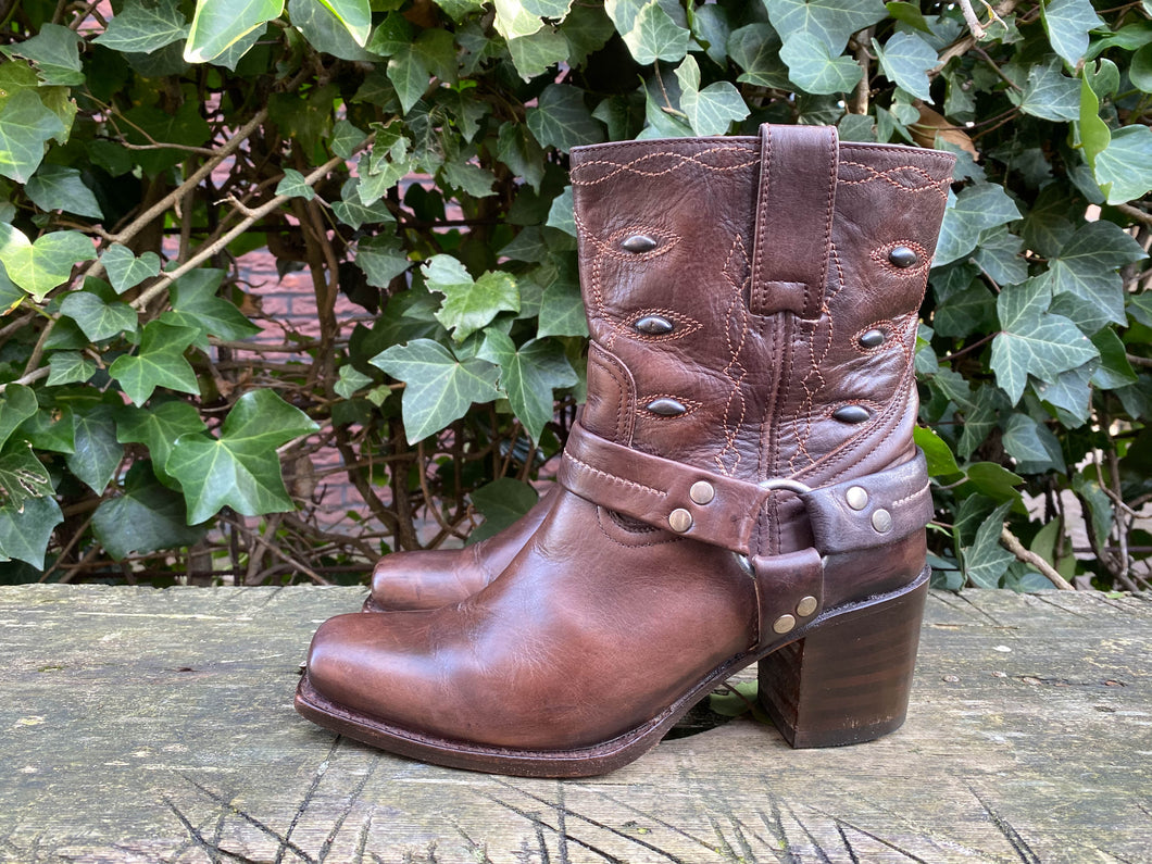 Zo goed als nieuw Laarsjes van Sendra maat 36 (4)