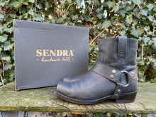 Afbeelding in Gallery-weergave laden, Zo goed als nieuw Biker boots van Sendra 38