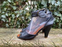 Afbeelding in Gallery-weergave laden, Nieuwe sandalen van Chie Mihara maat 37