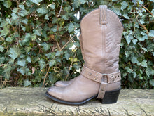 Afbeelding in Gallery-weergave laden, Z.g.a.n. Laarsjes van Sendra maat 39 (6)