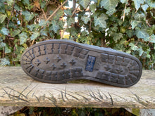 Afbeelding in Gallery-weergave laden, Z.g.a.n. Sneakers van Floris van Bommel maat 42,5