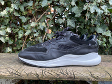 Afbeelding in Gallery-weergave laden, Z.g.a.n. Sneakers van Floris van Bommel maat 46,5 (11,5)