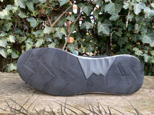 Afbeelding in Gallery-weergave laden, Z.g.a.n. Sneakers van Floris van Bommel maat 46,5 (11,5)