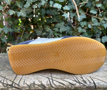 Afbeelding in Gallery-weergave laden, Z.g.a.n. Sneakers van Philippe Model maat 38
