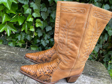 Afbeelding in Gallery-weergave laden, Mooie vintage laarzen van Sendra maat 41 (7,5)