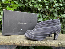 Afbeelding in Gallery-weergave laden, Z.g.a.n. Pumps/laarsjes van United Nude maat 37
