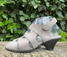 Afbeelding in Gallery-weergave laden, Nieuwe sandalen van Arche maat 37