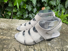 Afbeelding in Gallery-weergave laden, Nieuwe sandalen van Arche maat 37