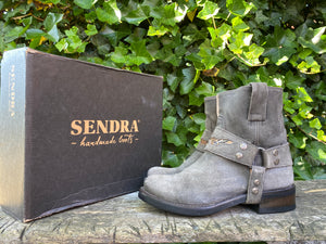 Z.g.a.n. (Eigenlijk nieuw) laarsjes van Sendra maat 37