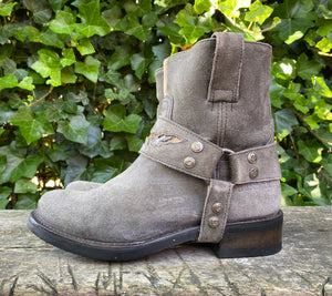 Z.g.a.n. (Eigenlijk nieuw) laarsjes van Sendra maat 37