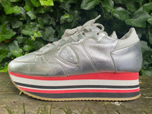 Afbeelding in Gallery-weergave laden, Z.g.a.n. Plateau sneakers van Philippe Model maat 38