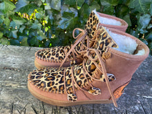 Afbeelding in Gallery-weergave laden, Nieuwe laarzen boots van Karma of Charme maat 36