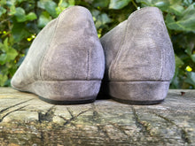 Afbeelding in Gallery-weergave laden, Z.g.a.n. Instappers van Gabor maat 39 (6)