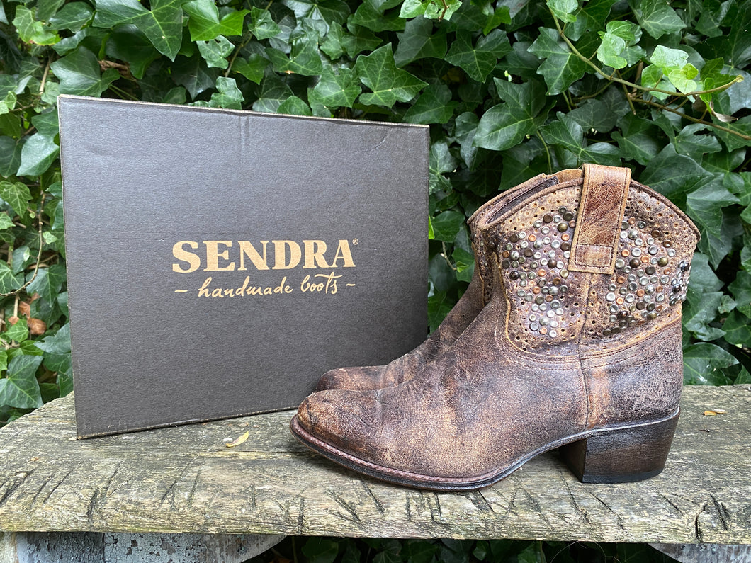 Zo goed als nieuw Laarzen van Sendra maat 39