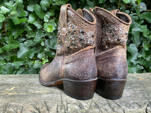 Afbeelding in Gallery-weergave laden, Zo goed als nieuw Laarzen van Sendra maat 39