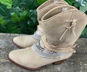 Zo goed als nieuw laarsjes van Sendra 38
