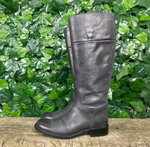Afbeelding in Gallery-weergave laden, Z.g.a.n. Laarzen van Sendra maat 37 (UK 4,5)