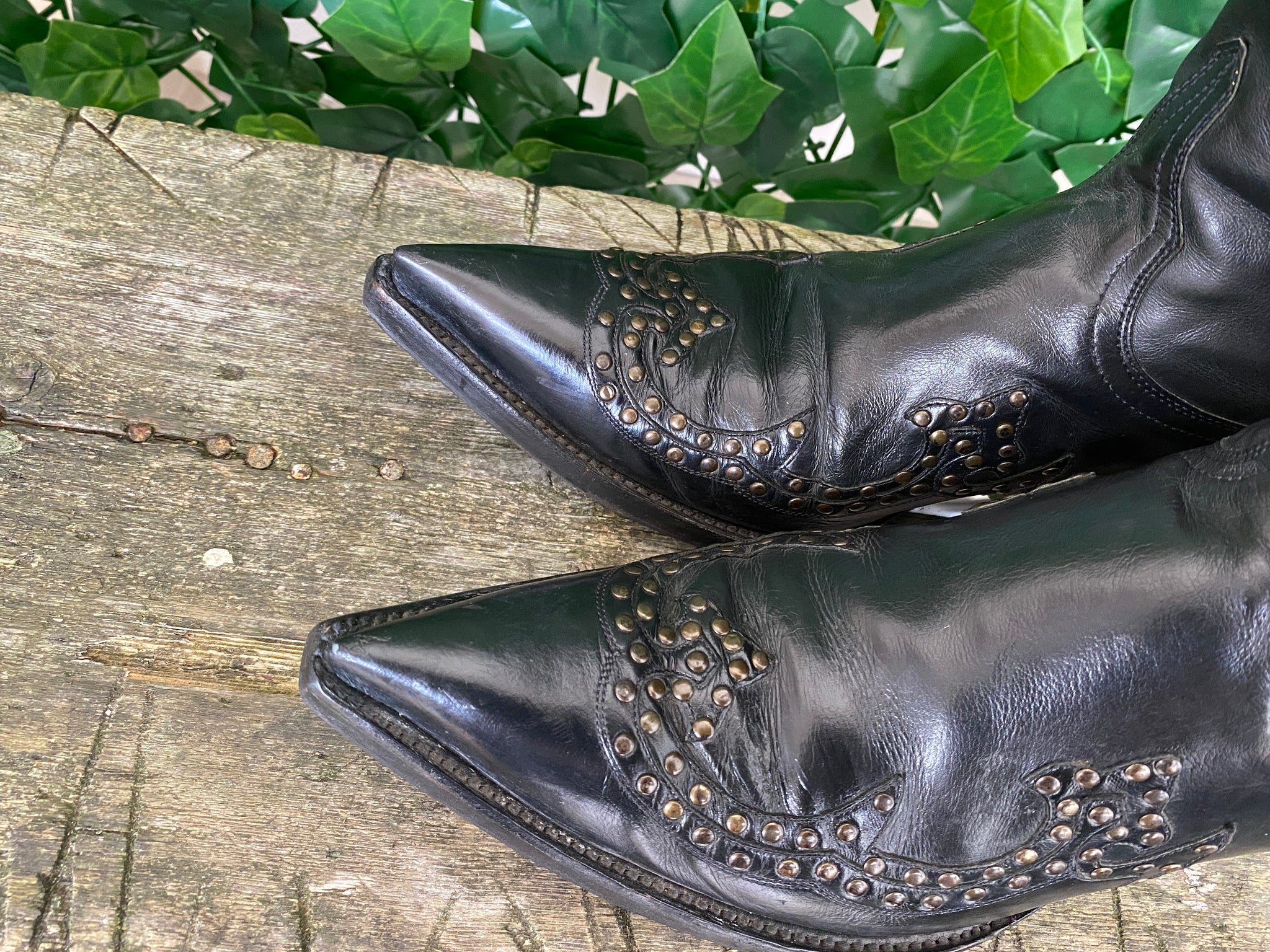 Trojaanse paard incompleet Kinderdag Z.g.a.n. Laarzen met studs van Old Gringo maat 41 (USA 9) – Lotteshoes4you Trojaanse paard incompleet Kinderdag Z.g.a.n. Laarzen met studs van Old Gringo maat 41 (USA 9) – Lotteshoes4you