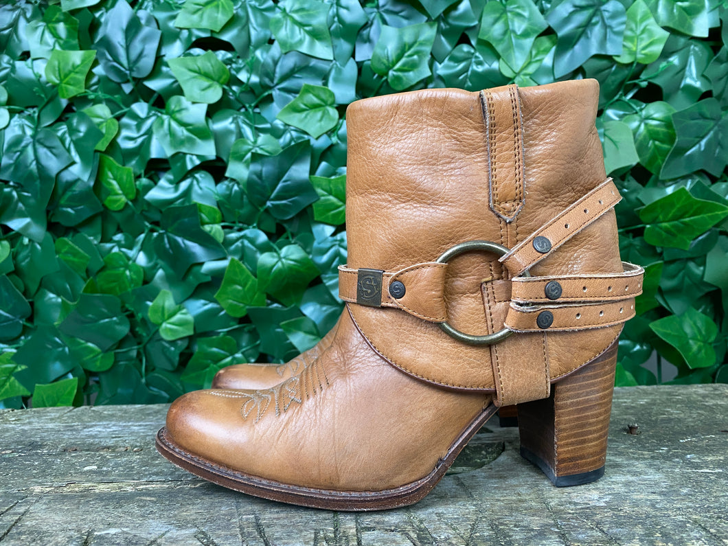 Nieuwe laarzen van Sendra maat 37