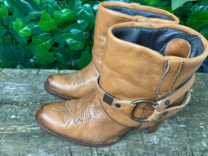 Nieuwe laarzen van Sendra maat 37