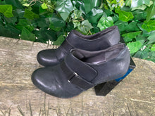 Afbeelding in Gallery-weergave laden, Z.G.A.N pumps Laarsjes van United Nude maat 38